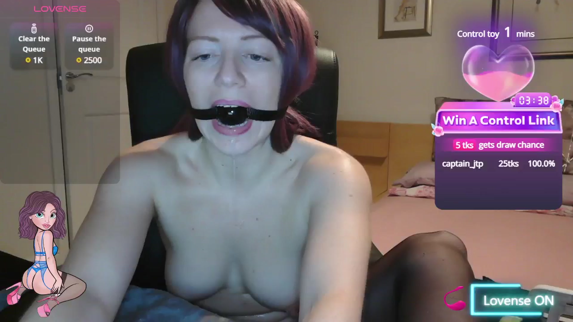 Gallery image thumbnail from size2shoes's myfreecams stream on, 10/29/2024, 24:12 image 16 of 20