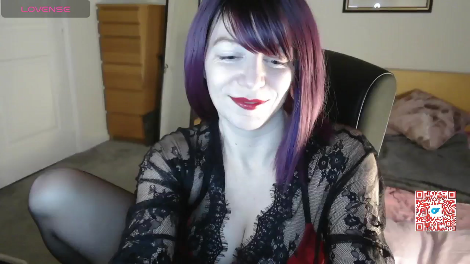 Gallery image thumbnail from size2shoes's myfreecams stream on, 12/02/2024, 16:15 image 2 of 20