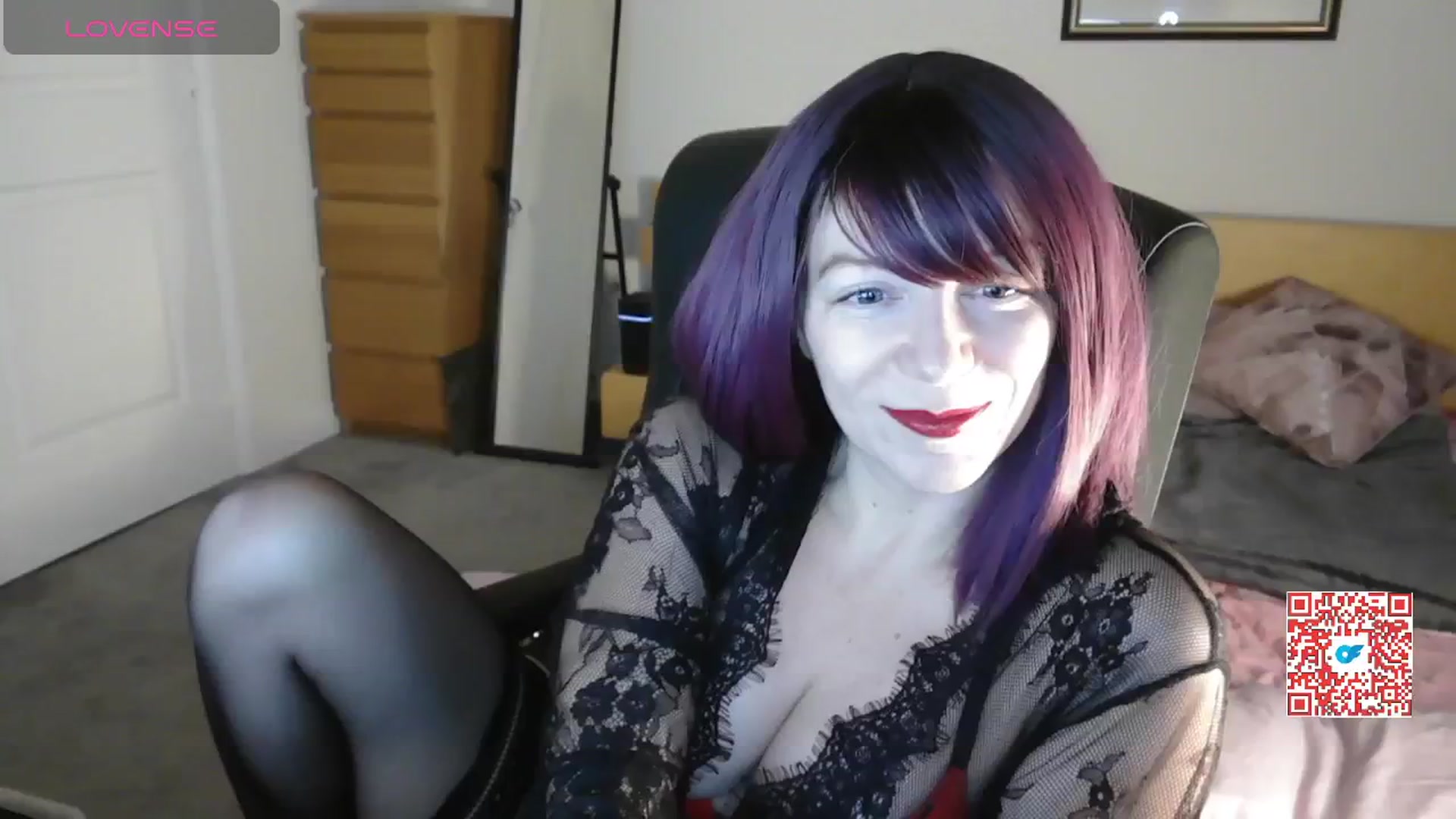 Gallery image thumbnail from size2shoes's myfreecams stream on, 12/02/2024, 16:15 image 3 of 20