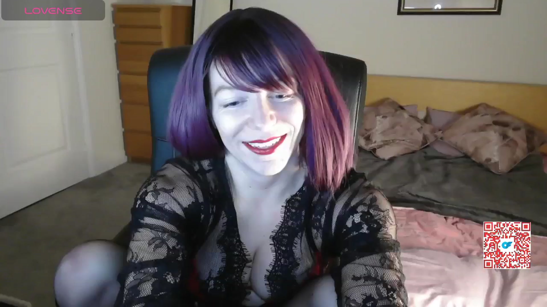 Gallery image thumbnail from size2shoes's myfreecams stream on, 12/02/2024, 16:15 image 20 of 20