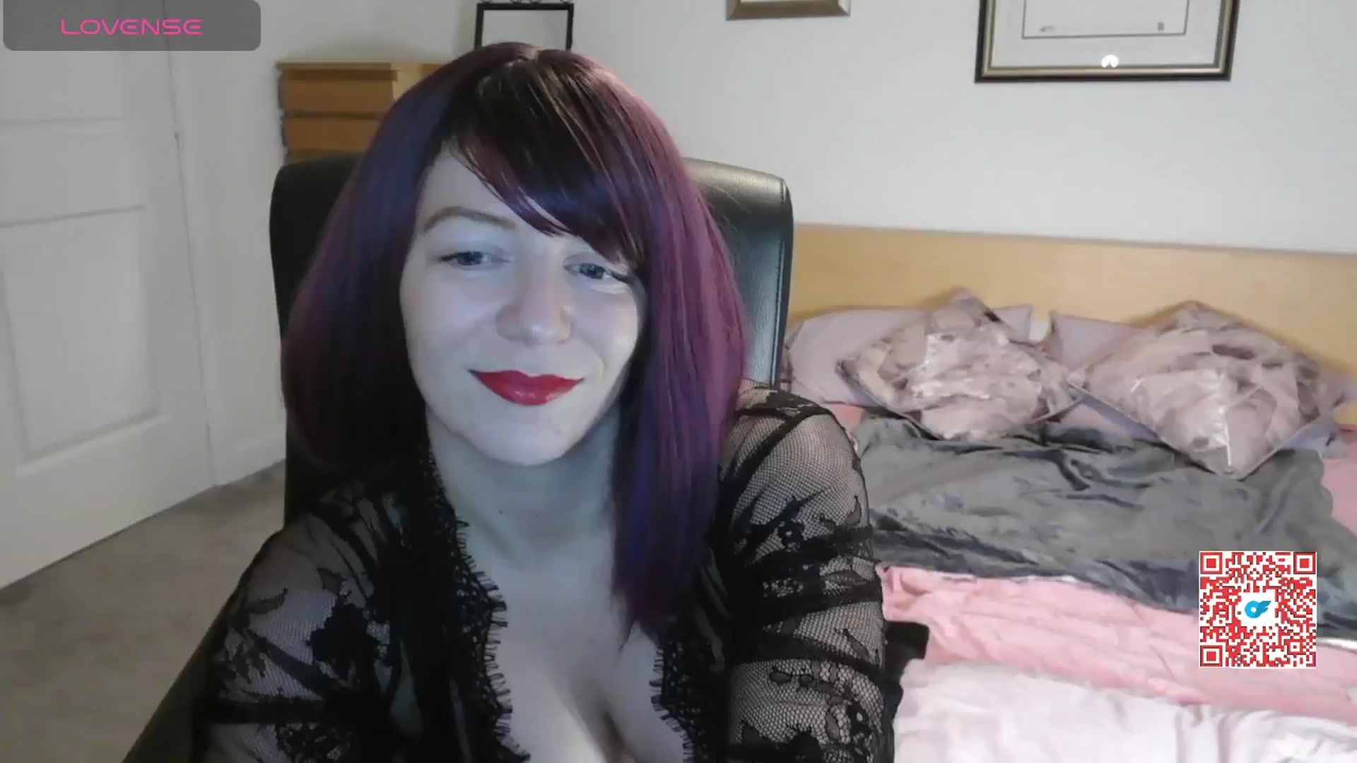 Gallery image thumbnail from size2shoes's myfreecams stream on, 12/02/2024, 17:07 image 1 of 20