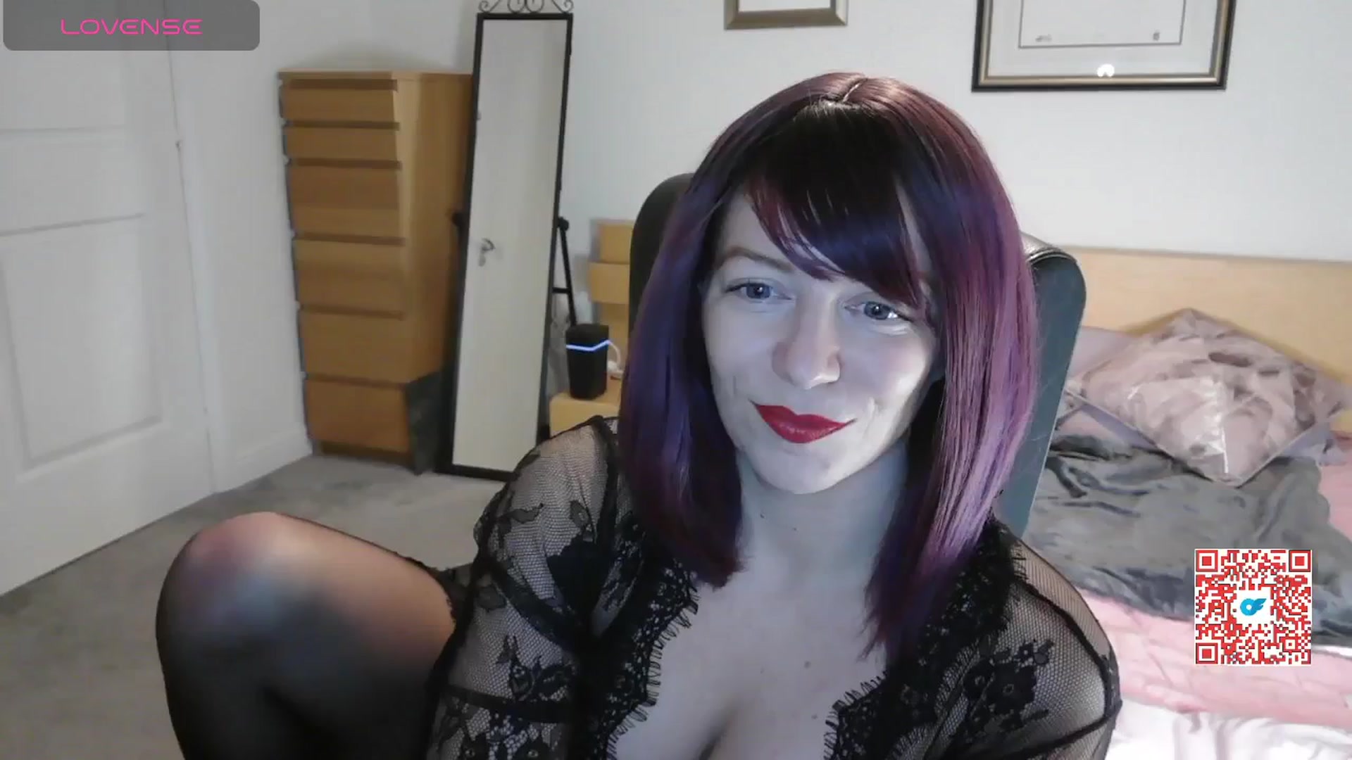 Gallery image thumbnail from size2shoes's myfreecams stream on, 12/02/2024, 17:07 image 7 of 20