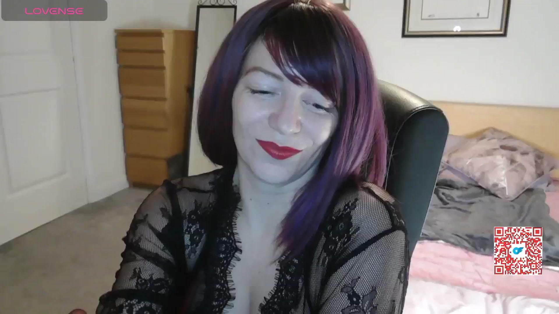 Gallery image thumbnail from size2shoes's myfreecams stream on, 12/02/2024, 17:07 image 6 of 20