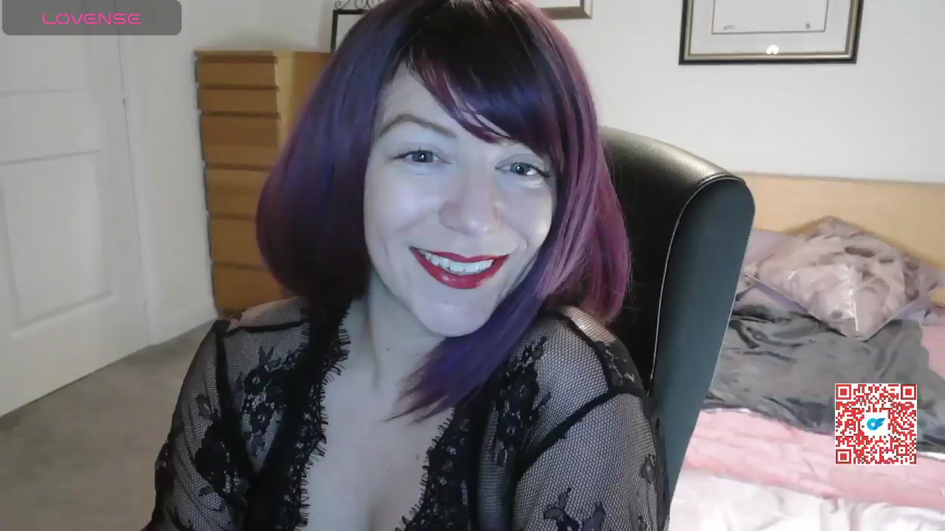 Gallery image thumbnail from size2shoes's myfreecams stream on, 12/02/2024, 17:07 image 5 of 20