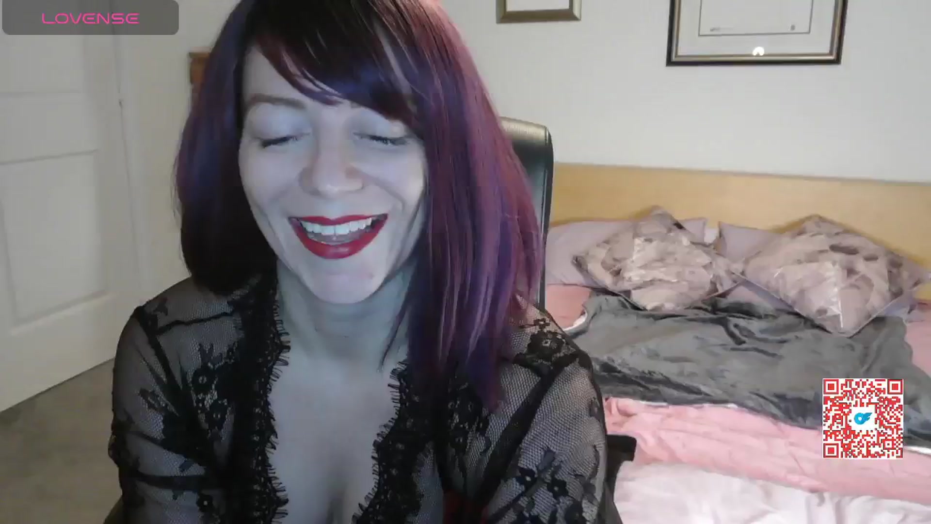 Gallery image thumbnail from size2shoes's myfreecams stream on, 12/02/2024, 17:07 image 11 of 20