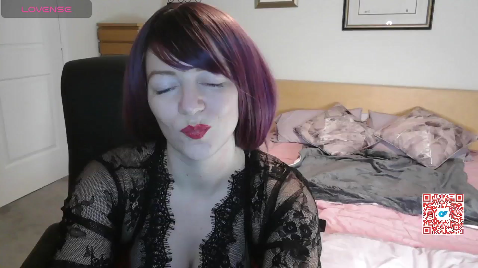 Gallery image thumbnail from size2shoes's myfreecams stream on, 12/02/2024, 17:07 image 20 of 20