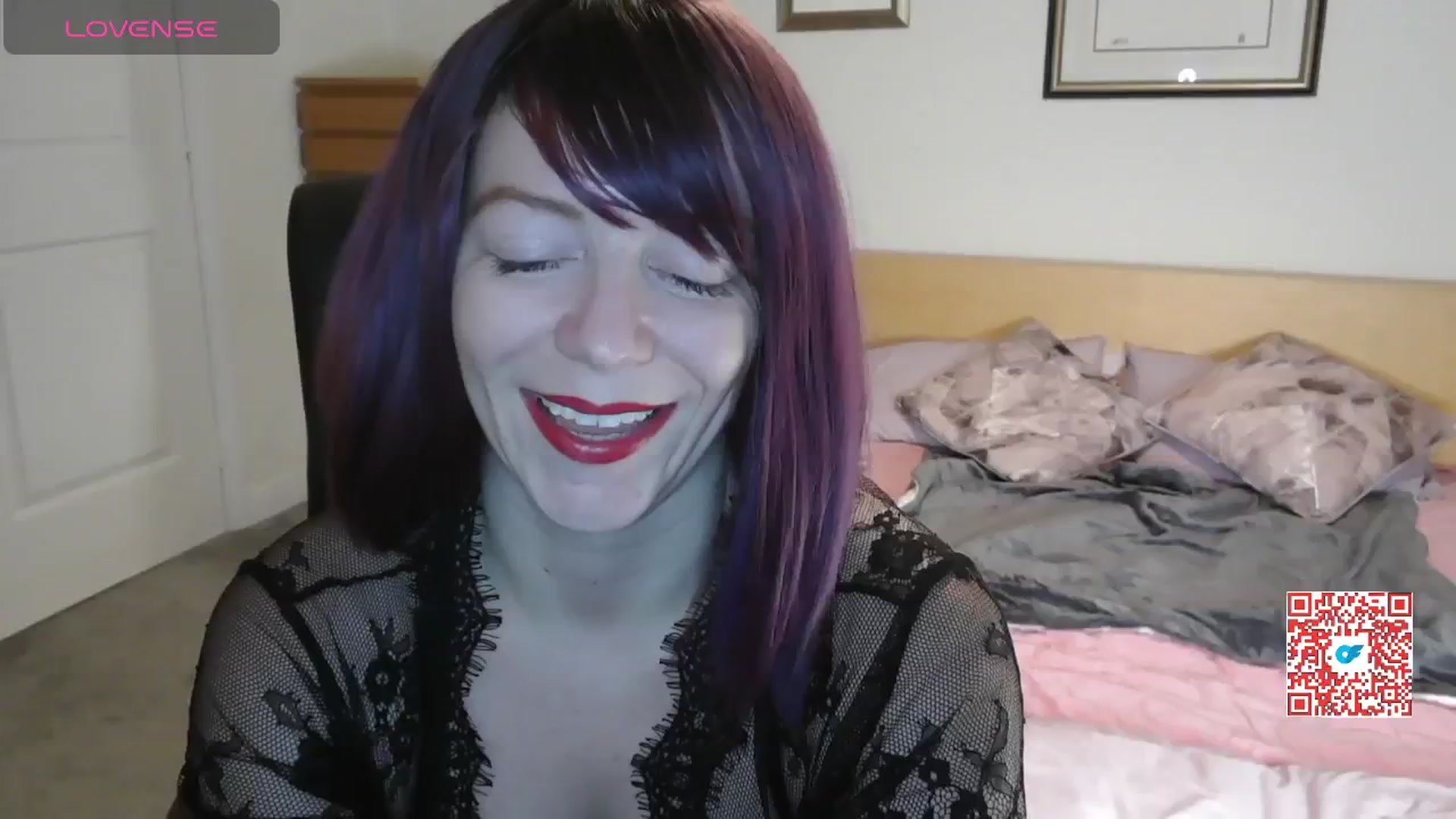 Gallery image thumbnail from size2shoes's myfreecams stream on, 12/02/2024, 17:07 image 12 of 20