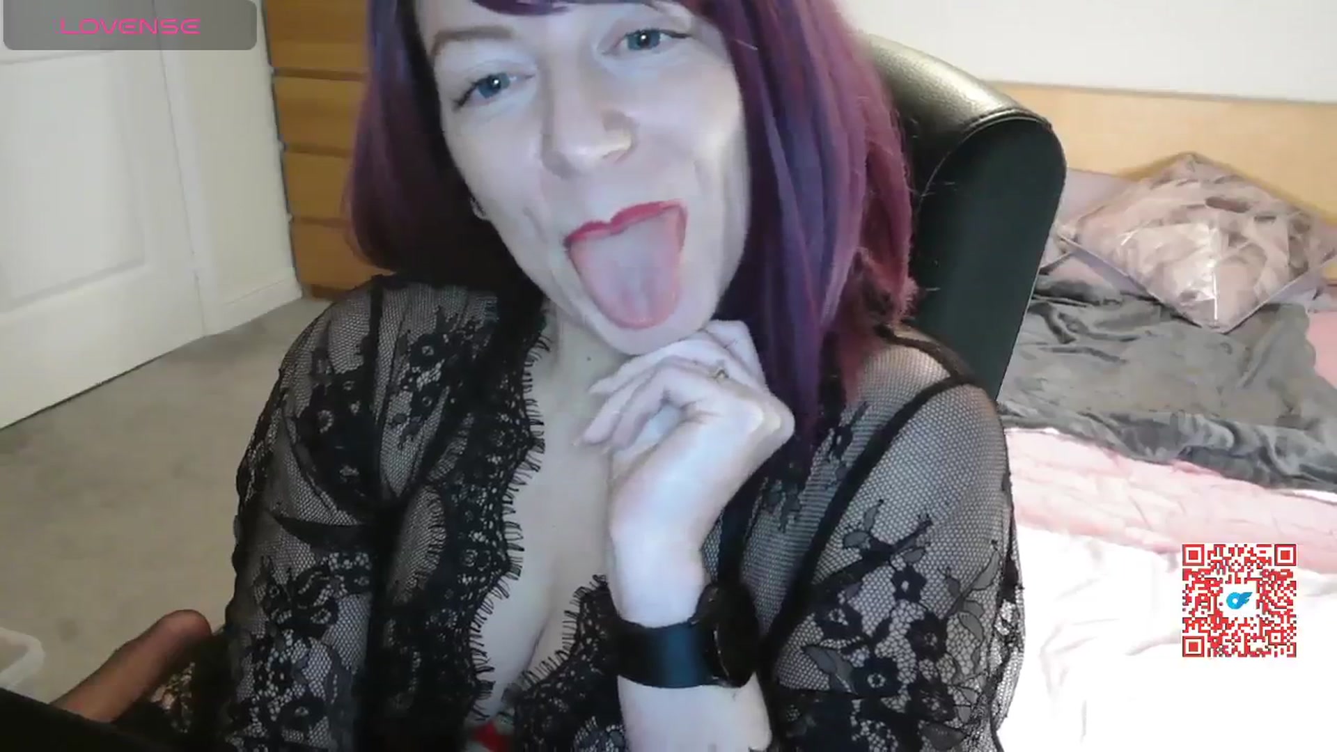Gallery image thumbnail from size2shoes's myfreecams stream on, 12/02/2024, 18:30 image 16 of 20