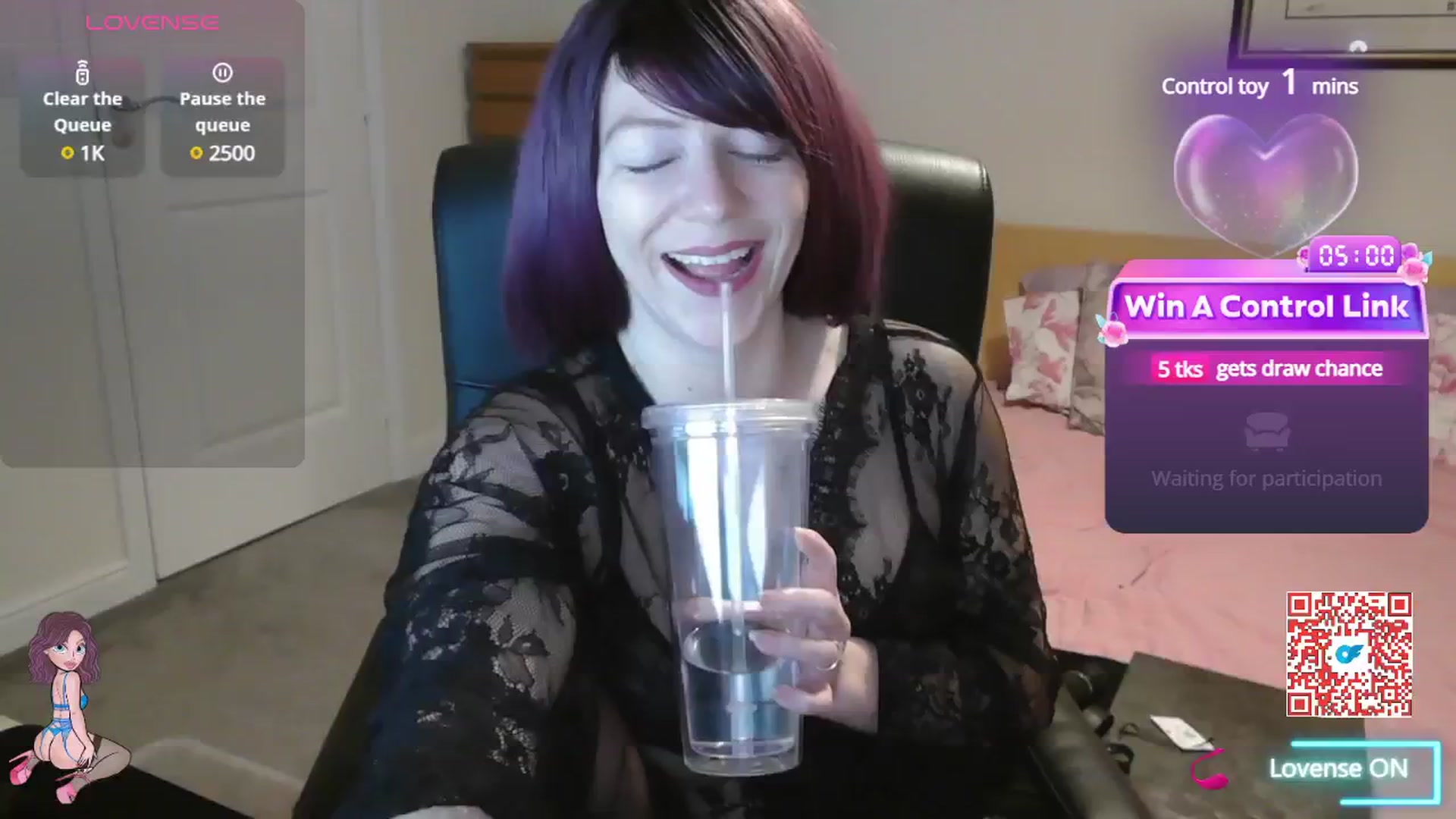Gallery image thumbnail from size2shoes's myfreecams stream on, 12/11/2024, 17:23 image 13 of 20