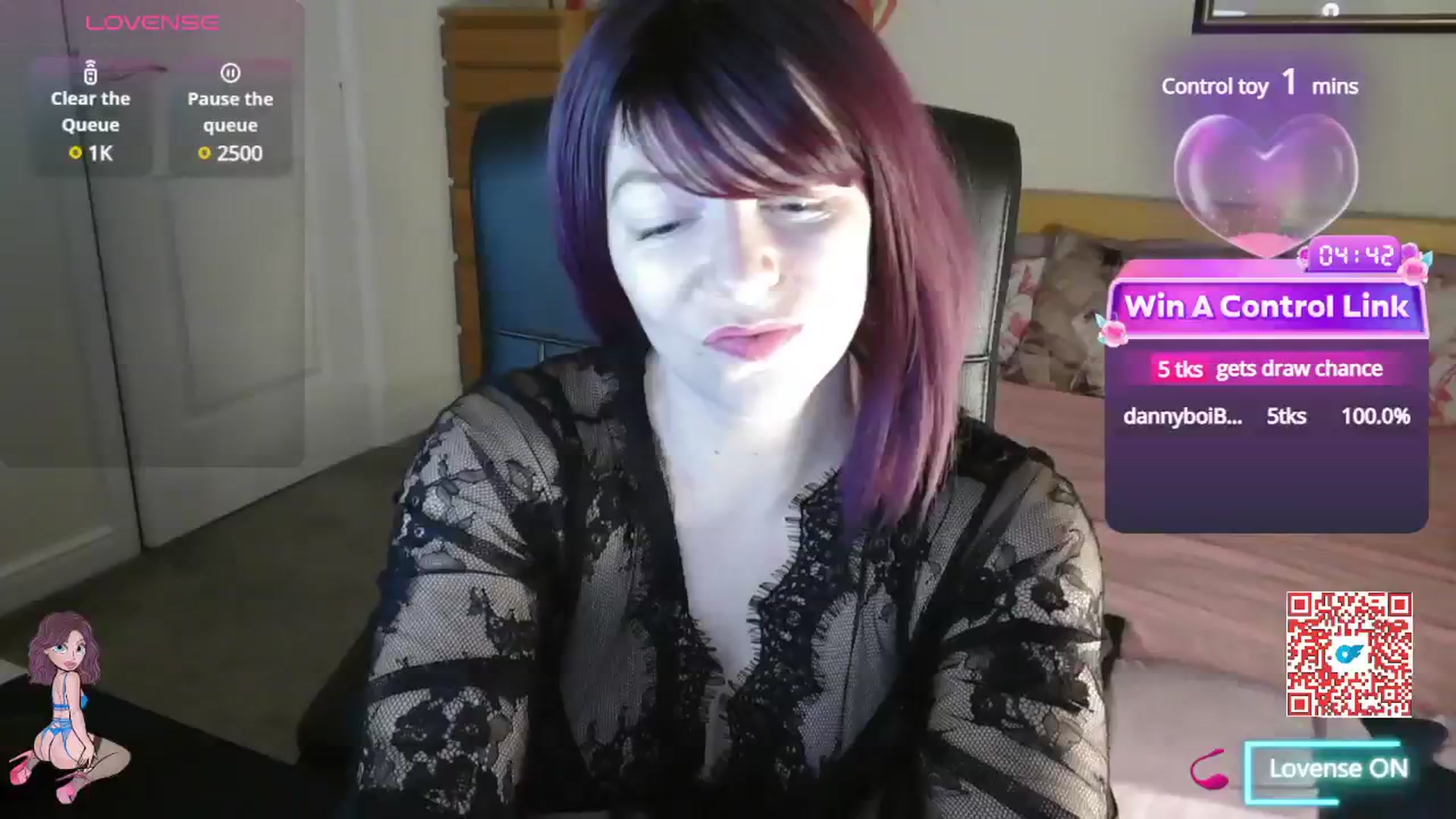 Gallery image thumbnail from size2shoes's myfreecams stream on, 12/13/2024, 18:38 image 6 of 20