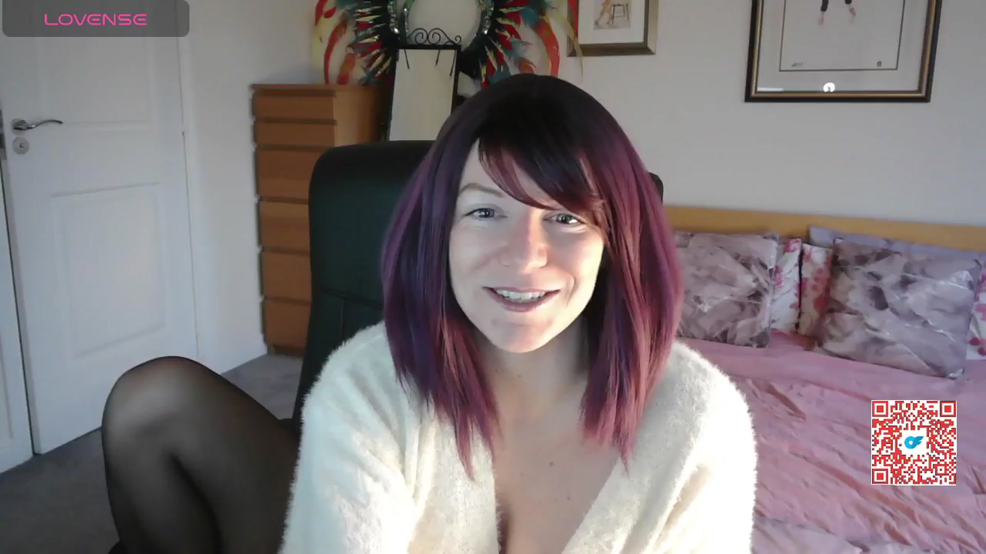 Gallery image thumbnail from size2shoes's myfreecams stream on, 12/16/2024, 17:09 image 1 of 20