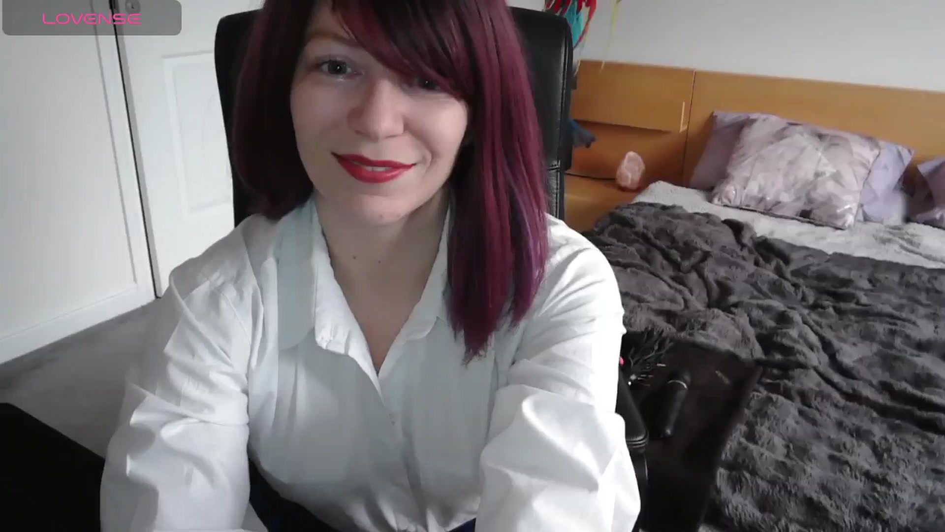 Gallery image thumbnail from size2shoes's myfreecams stream on, 02/03/2025, 18:05 image 1 of 20