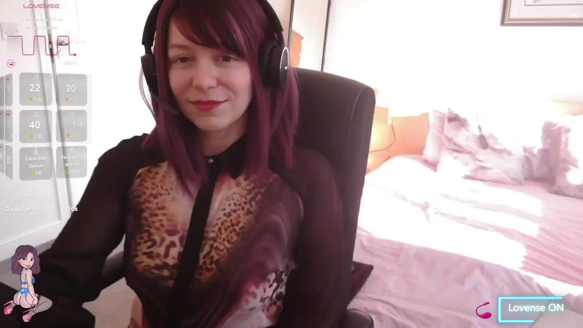 Gallery image thumbnail from size2shoes's myfreecams stream on, 03/04/2025, 17:11 image 11 of 20