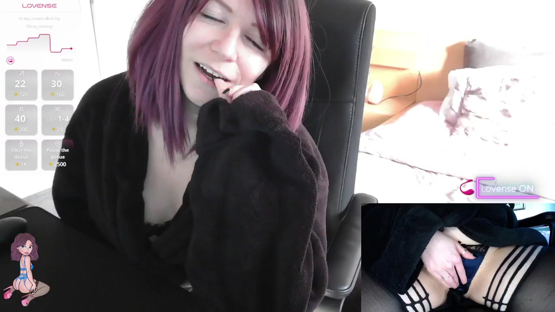 Gallery image thumbnail from size2shoes's myfreecams stream on, 03/11/2025, 18:03 image 5 of 20