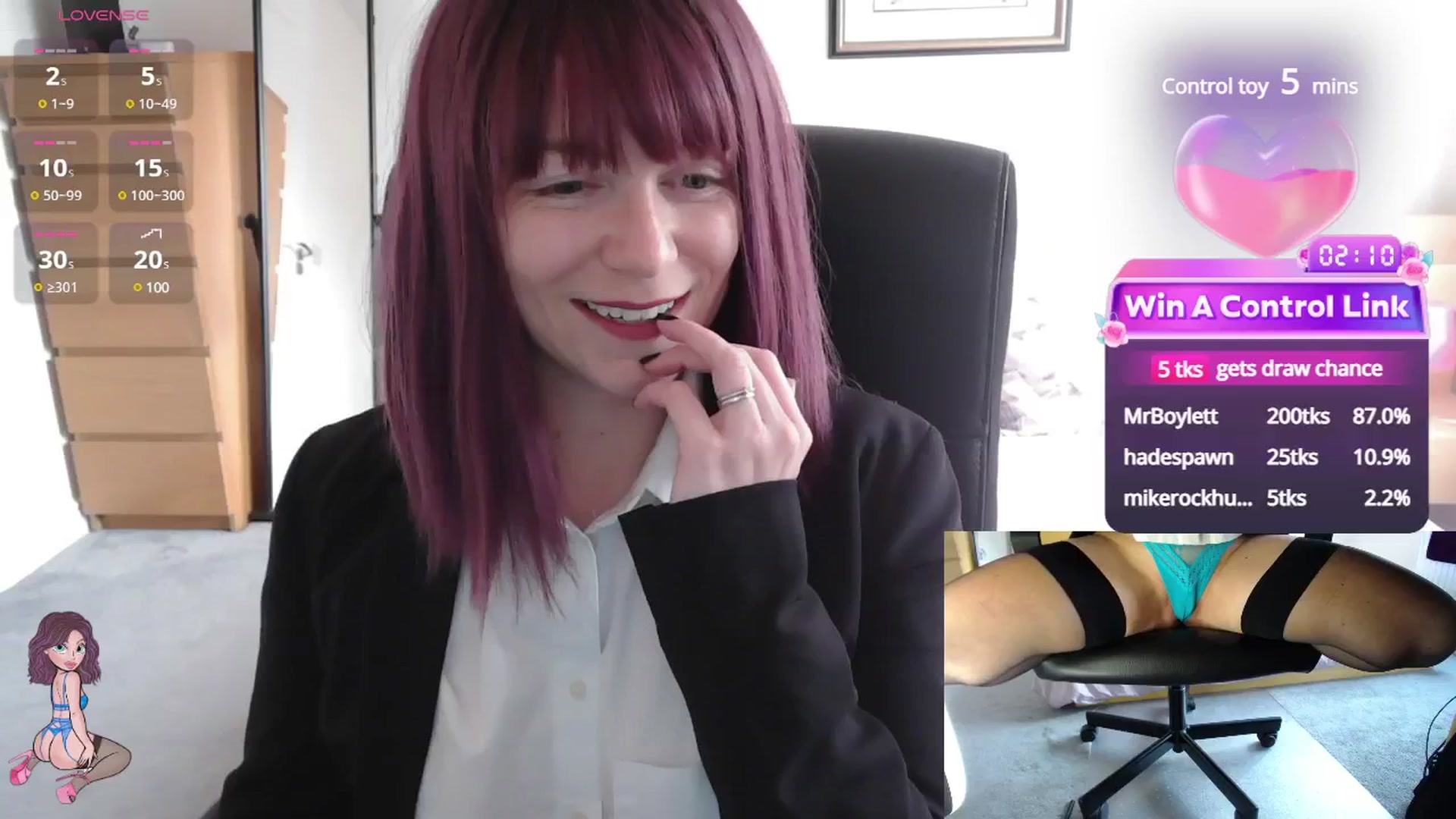 Gallery image thumbnail from size2shoes's myfreecams stream on, 05/07/2025, 15:28 image 12 of 20