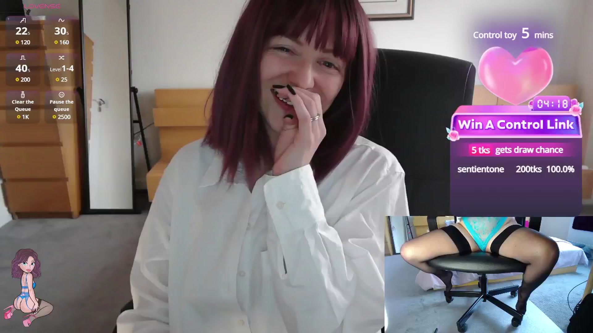 Gallery image thumbnail from size2shoes's myfreecams stream on, 05/07/2025, 17:35 image 16 of 20