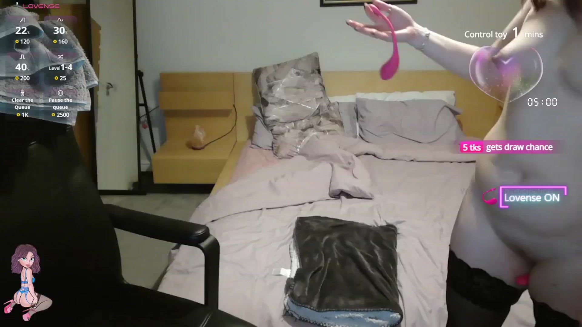 Gallery image thumbnail from size2shoes's myfreecams stream on, 05/13/2025, 24:50 image 1 of 20