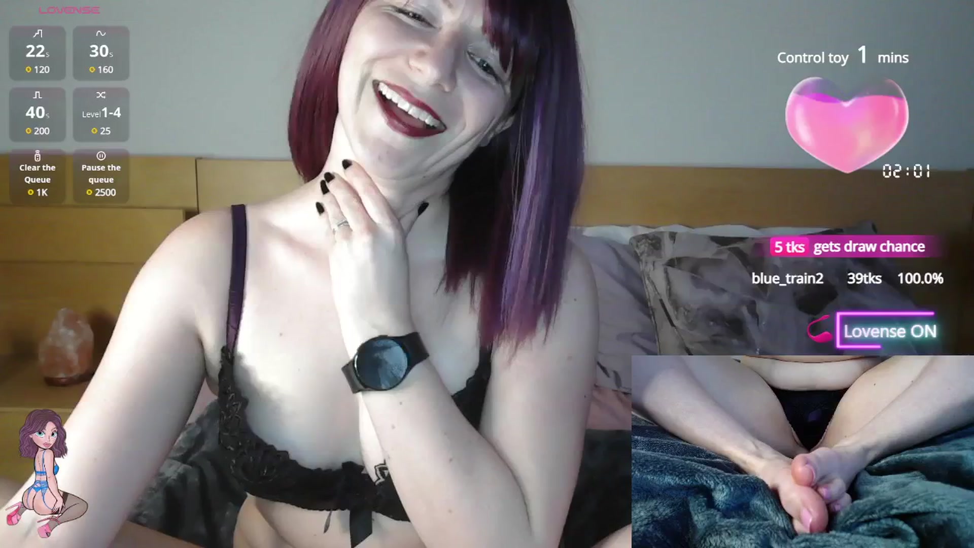 Gallery image thumbnail from size2shoes's myfreecams stream on, 05/14/2025, 20:12 image 11 of 20