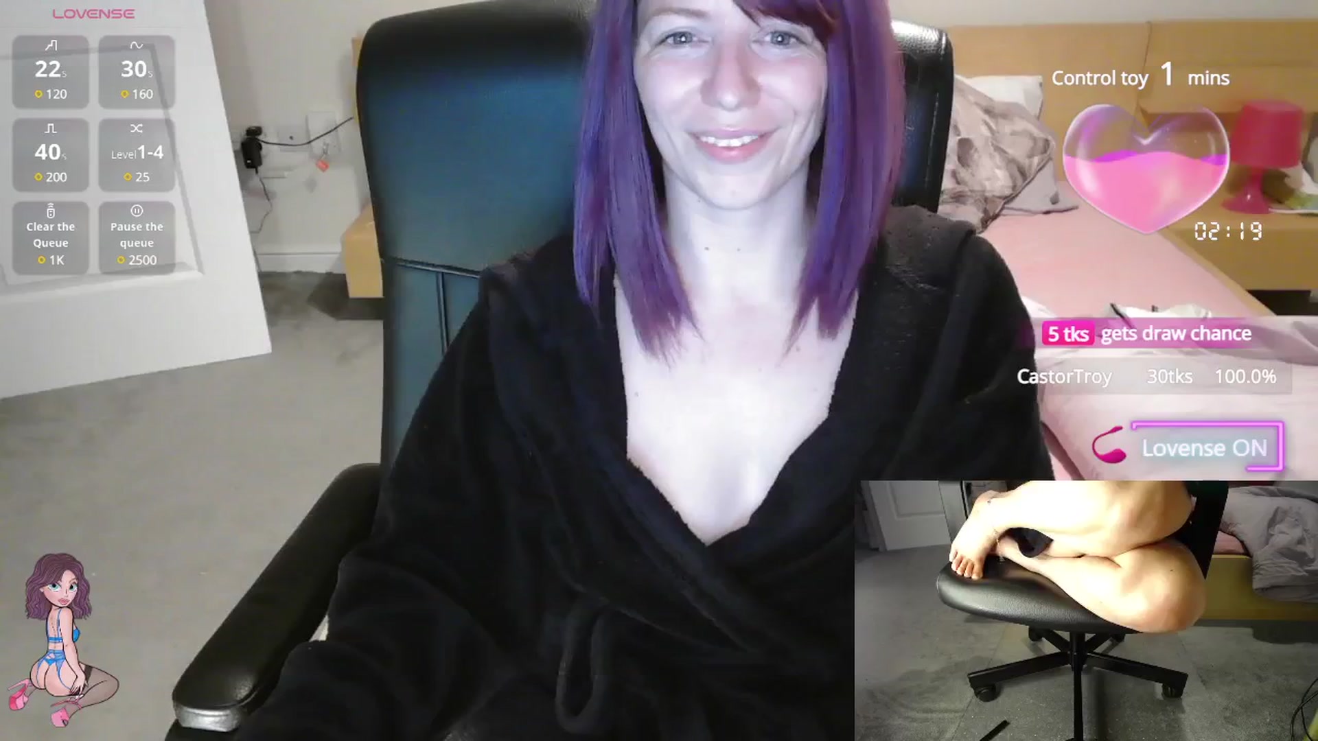 Gallery image thumbnail from size2shoes's myfreecams stream on, 05/17/2025, 01:38 image 2 of 20