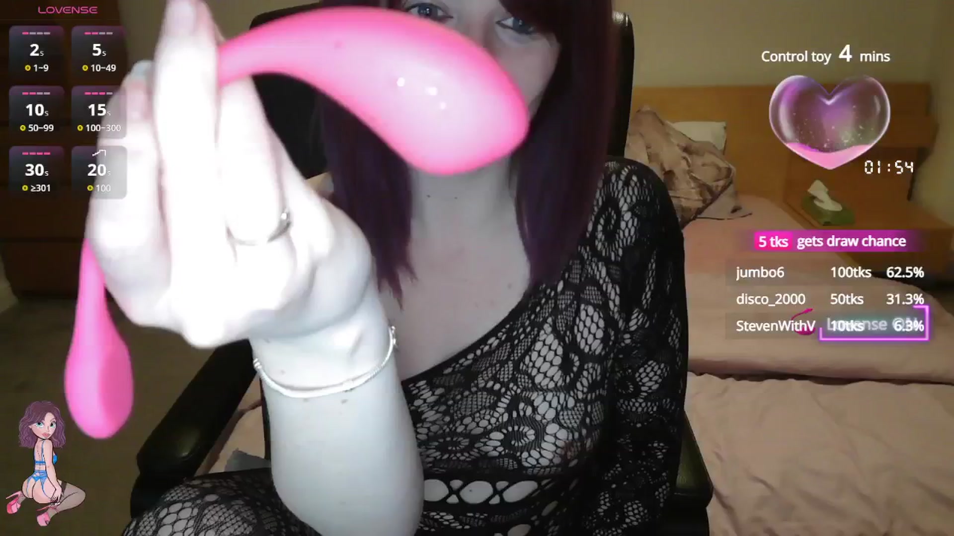 Gallery image thumbnail from size2shoes's myfreecams stream on, 05/19/2025, 24:11 image 17 of 20