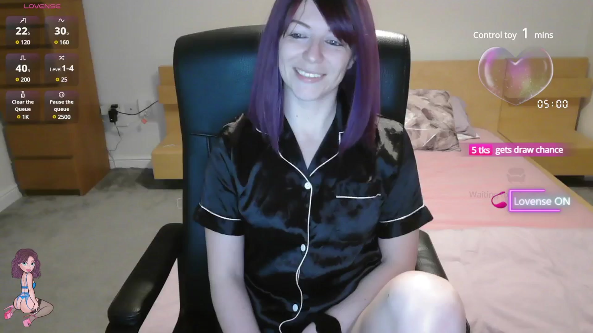 Gallery image thumbnail from size2shoes's myfreecams stream on, 05/20/2025, 20:58 image 4 of 20
