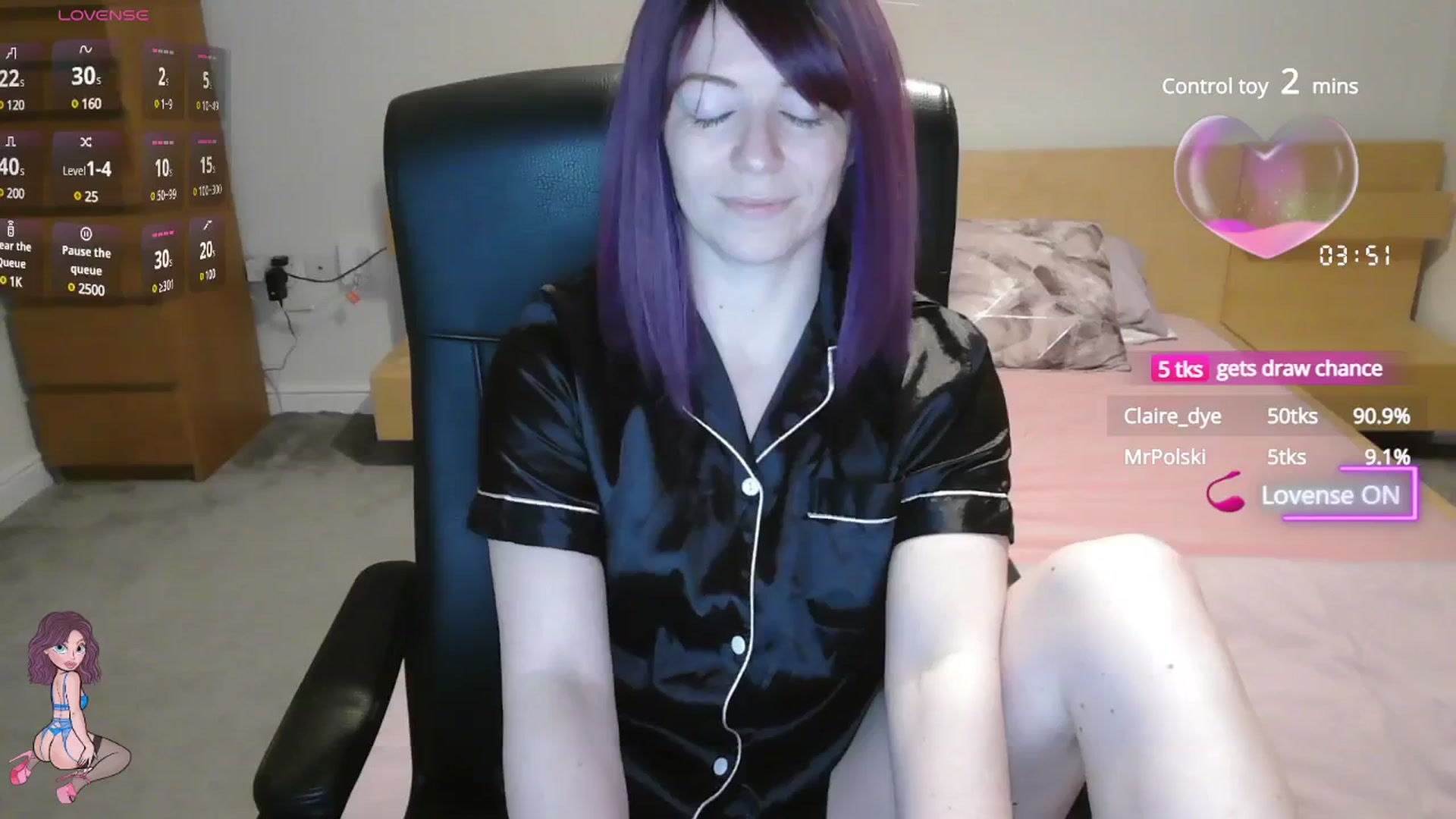 Gallery image thumbnail from size2shoes's myfreecams stream on, 05/20/2025, 20:58 image 9 of 20