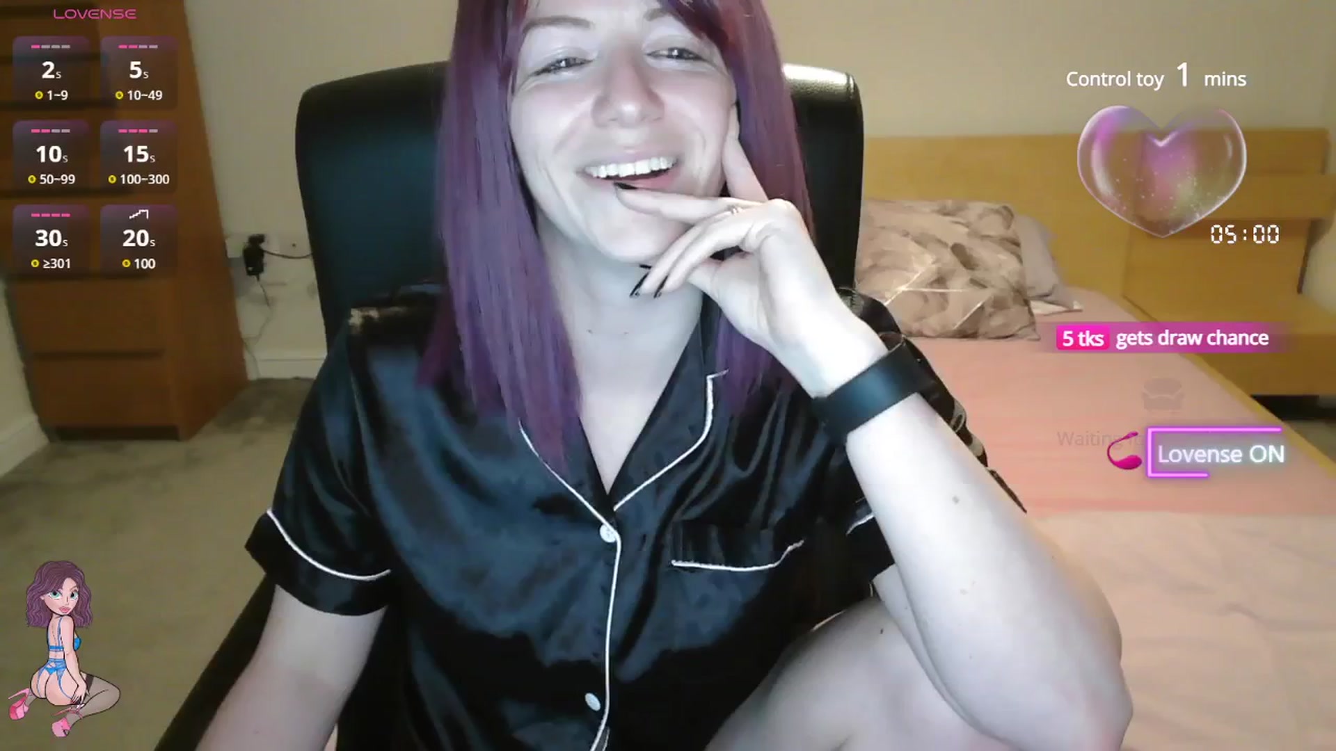 Gallery image thumbnail from size2shoes's myfreecams stream on, 05/20/2025, 20:58 image 18 of 20