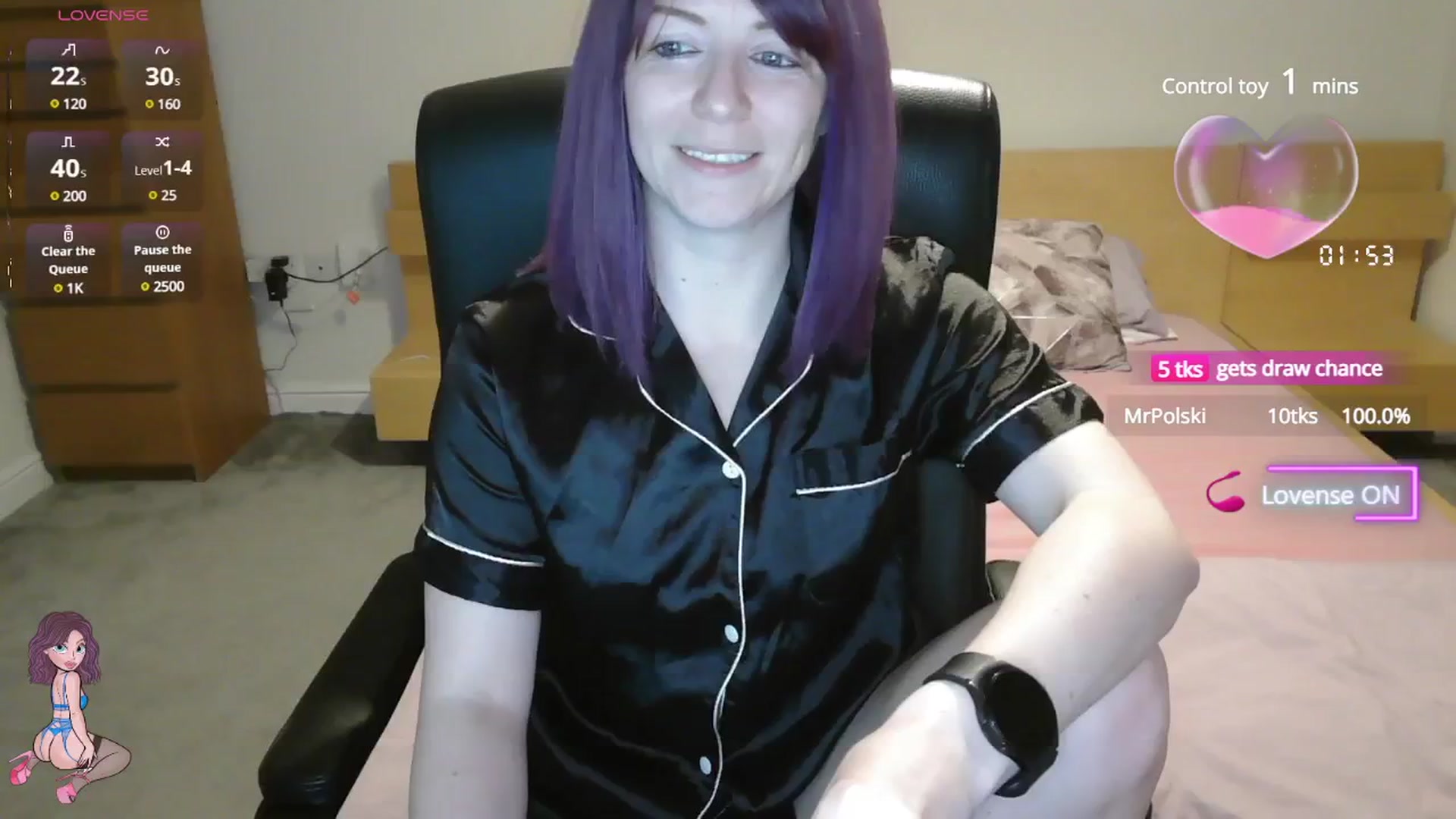 Gallery image thumbnail from size2shoes's myfreecams stream on, 05/20/2025, 20:58 image 6 of 20