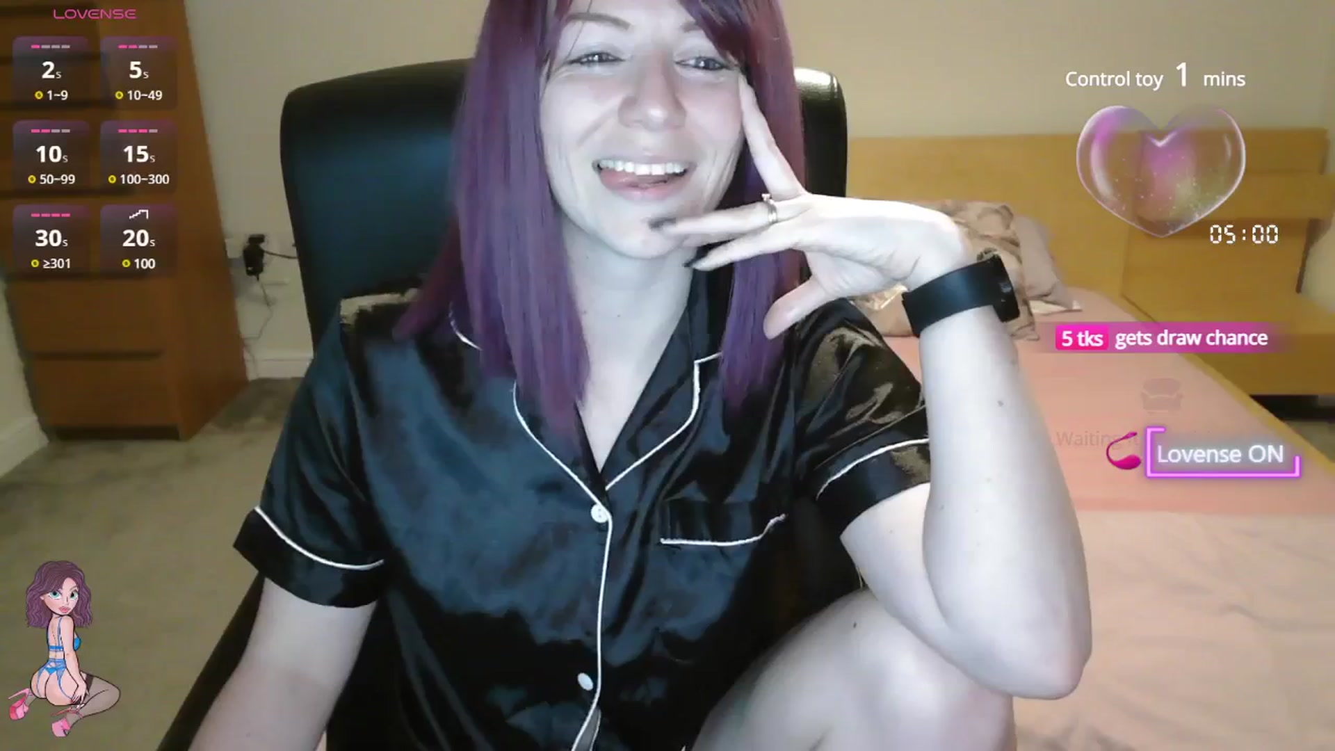 Gallery image thumbnail from size2shoes's myfreecams stream on, 05/20/2025, 20:58 image 19 of 20