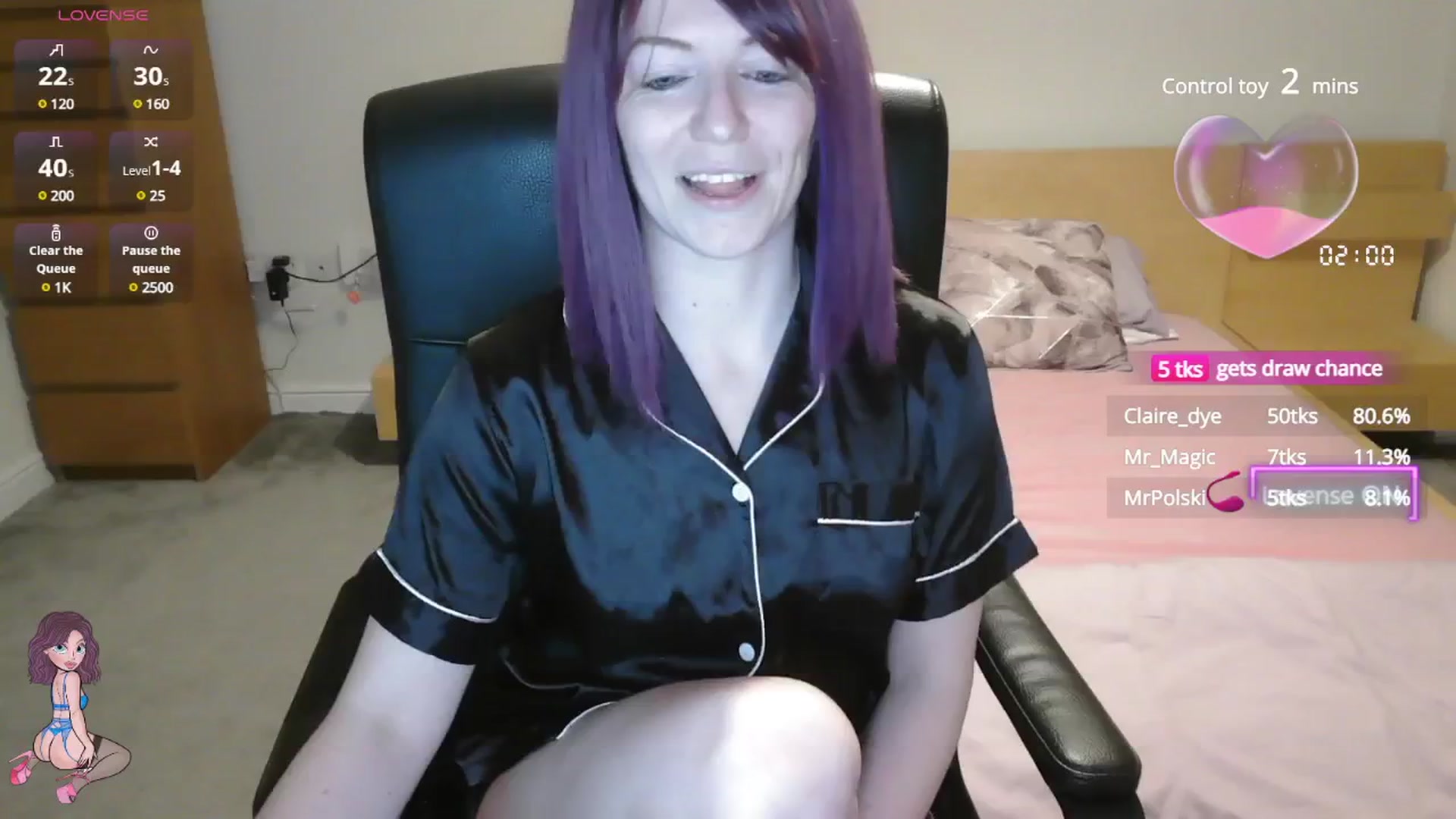 Gallery image thumbnail from size2shoes's myfreecams stream on, 05/20/2025, 20:58 image 10 of 20