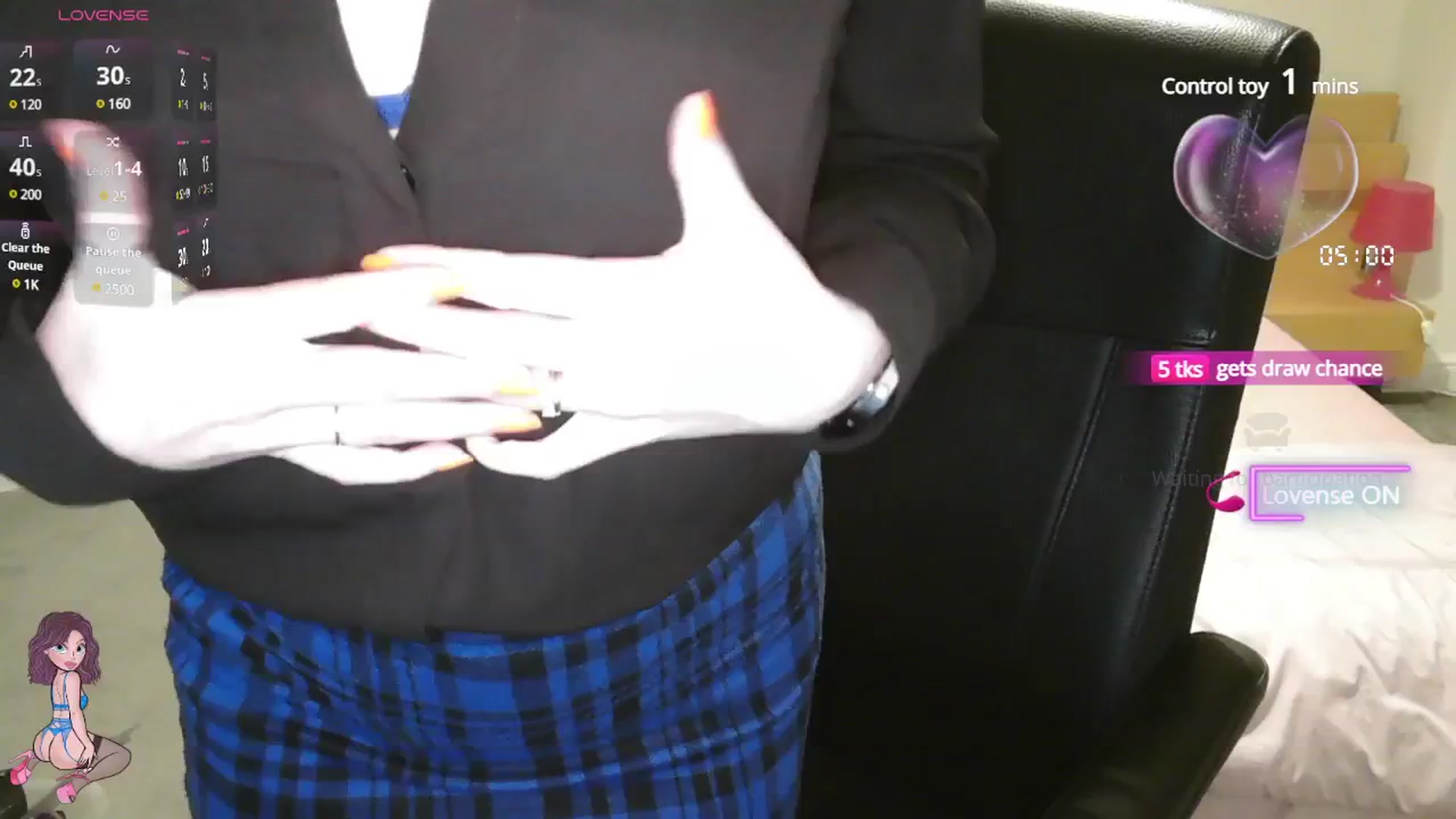 Gallery image thumbnail from size2shoes's myfreecams stream on, 06/05/2025, 23:41 image 8 of 20