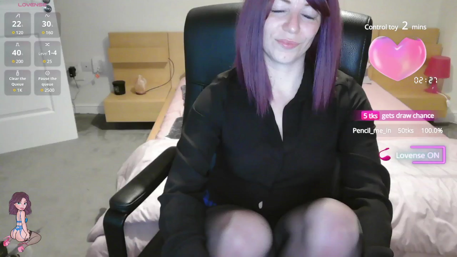 Gallery image thumbnail from size2shoes's myfreecams stream on, 06/05/2025, 23:41 image 14 of 20