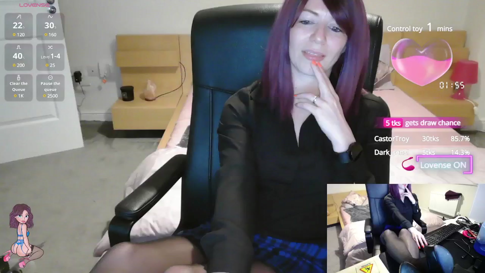 Gallery image thumbnail from size2shoes's myfreecams stream on, 06/05/2025, 23:41 image 6 of 20