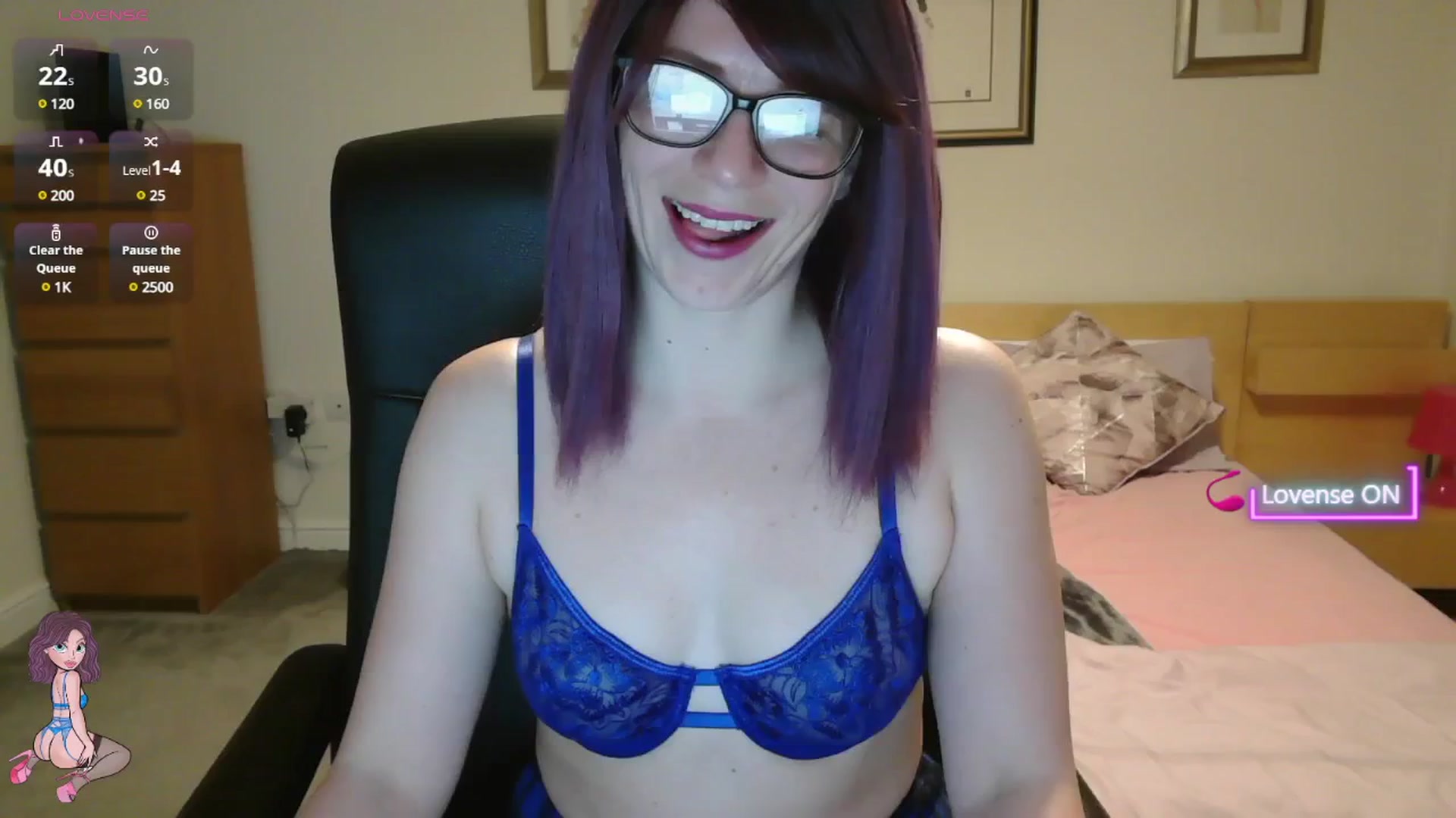 Gallery image thumbnail from size2shoes's myfreecams stream on, 06/06/2025, 01:03 image 1 of 20