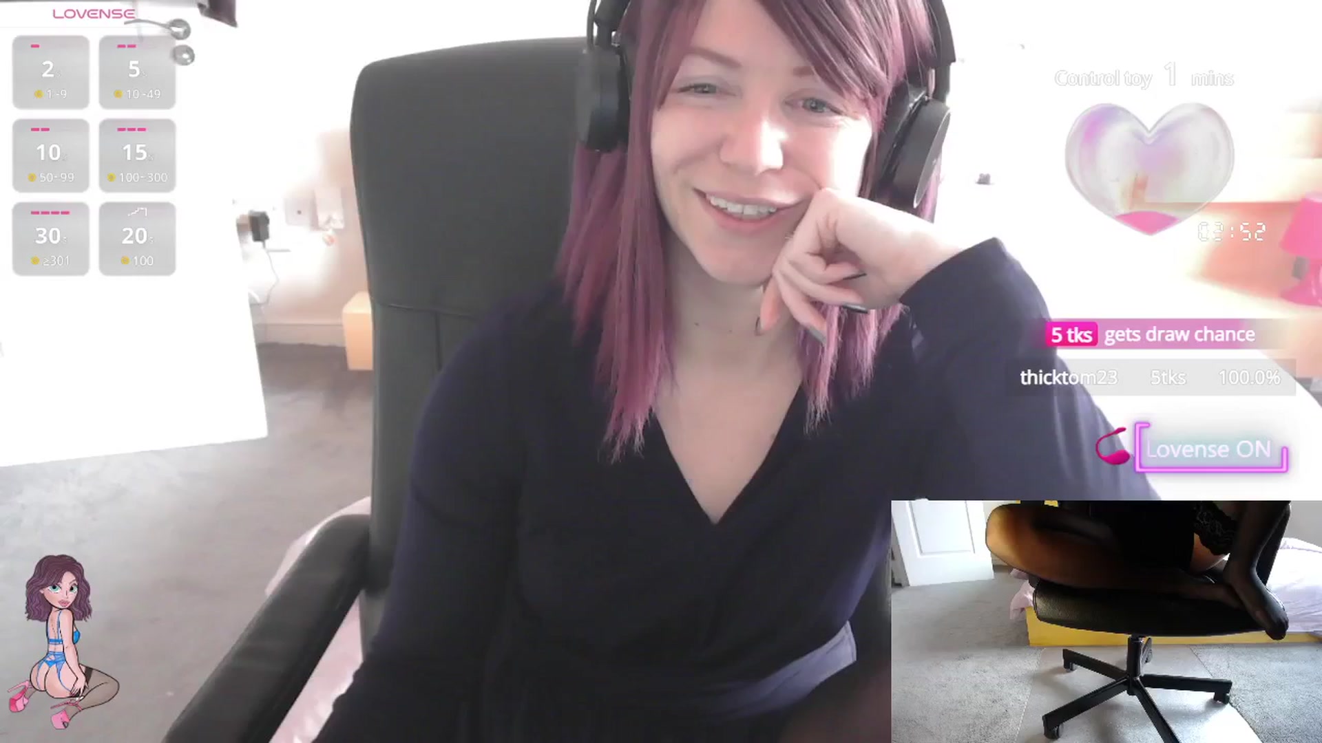 Gallery image thumbnail from size2shoes's myfreecams stream on, 06/11/2025, 12:27 image 9 of 20