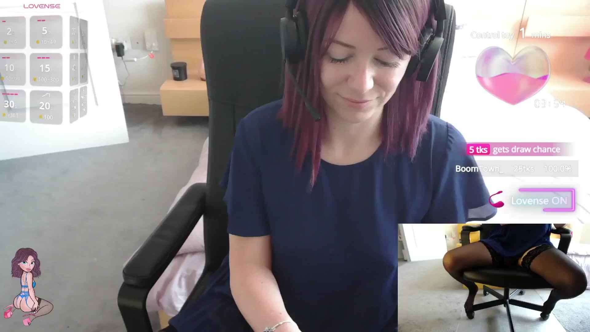 Gallery image thumbnail from size2shoes's myfreecams stream on, 06/13/2025, 13:52 image 4 of 20