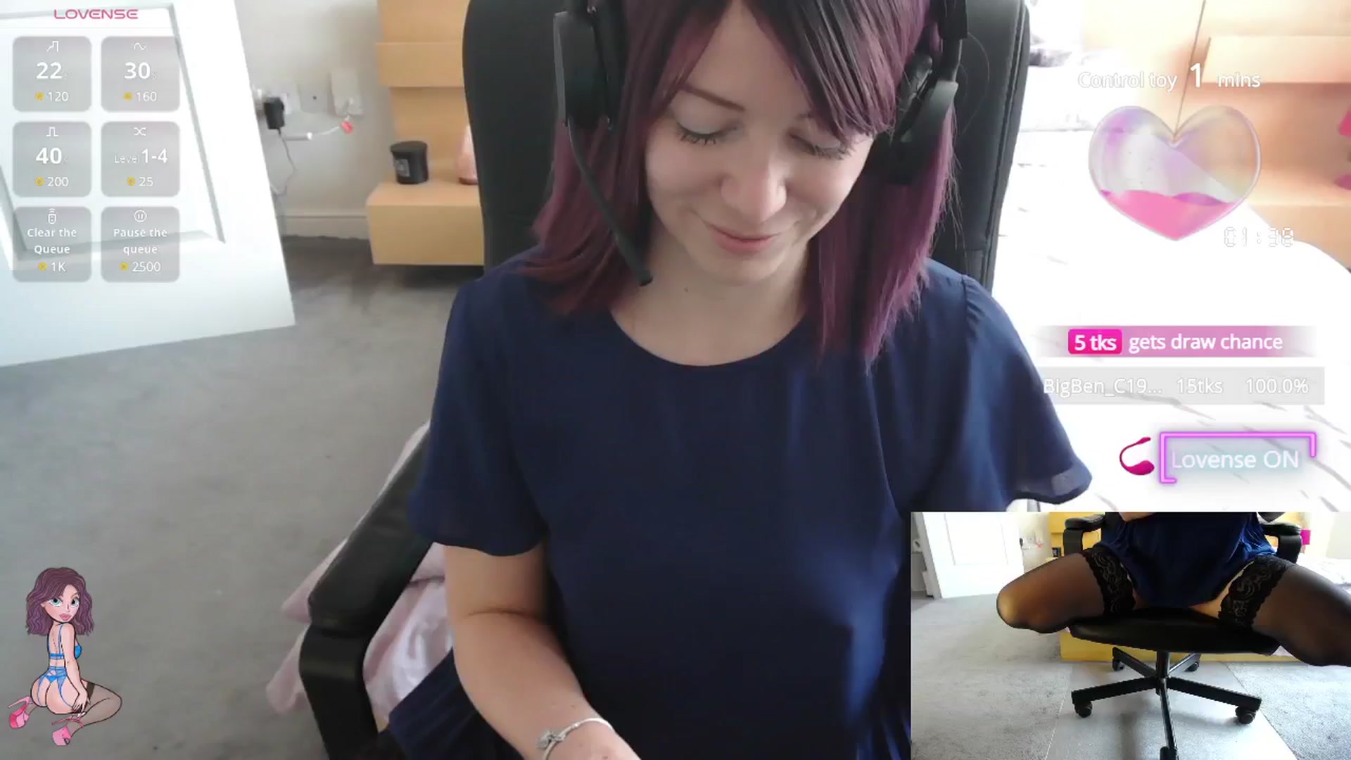 Gallery image thumbnail from size2shoes's myfreecams stream on, 06/13/2025, 13:52 image 3 of 20