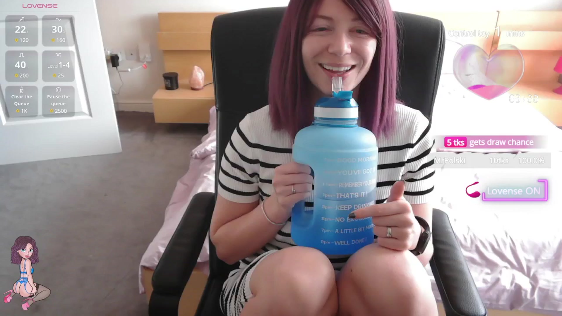 Gallery image thumbnail from size2shoes's myfreecams stream on, 06/17/2025, 15:08 image 6 of 20