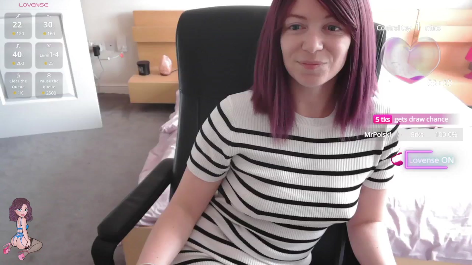 Gallery image thumbnail from size2shoes's myfreecams stream on, 06/17/2025, 15:08 image 1 of 20