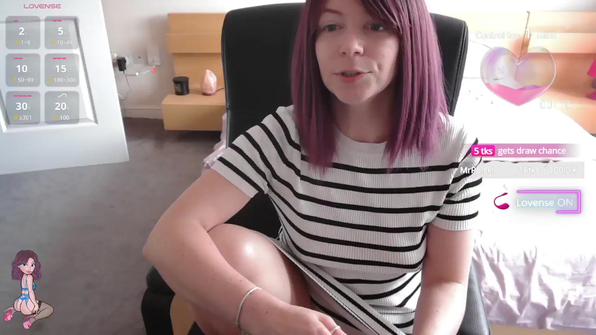 Gallery image thumbnail from size2shoes's myfreecams stream on, 06/17/2025, 15:08 image 4 of 20