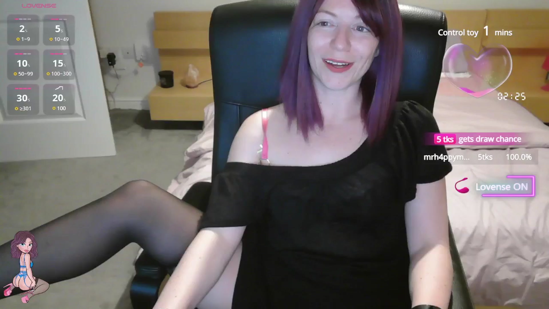Gallery image thumbnail from size2shoes's myfreecams stream on, 06/17/2025, 22:18 image 13 of 20