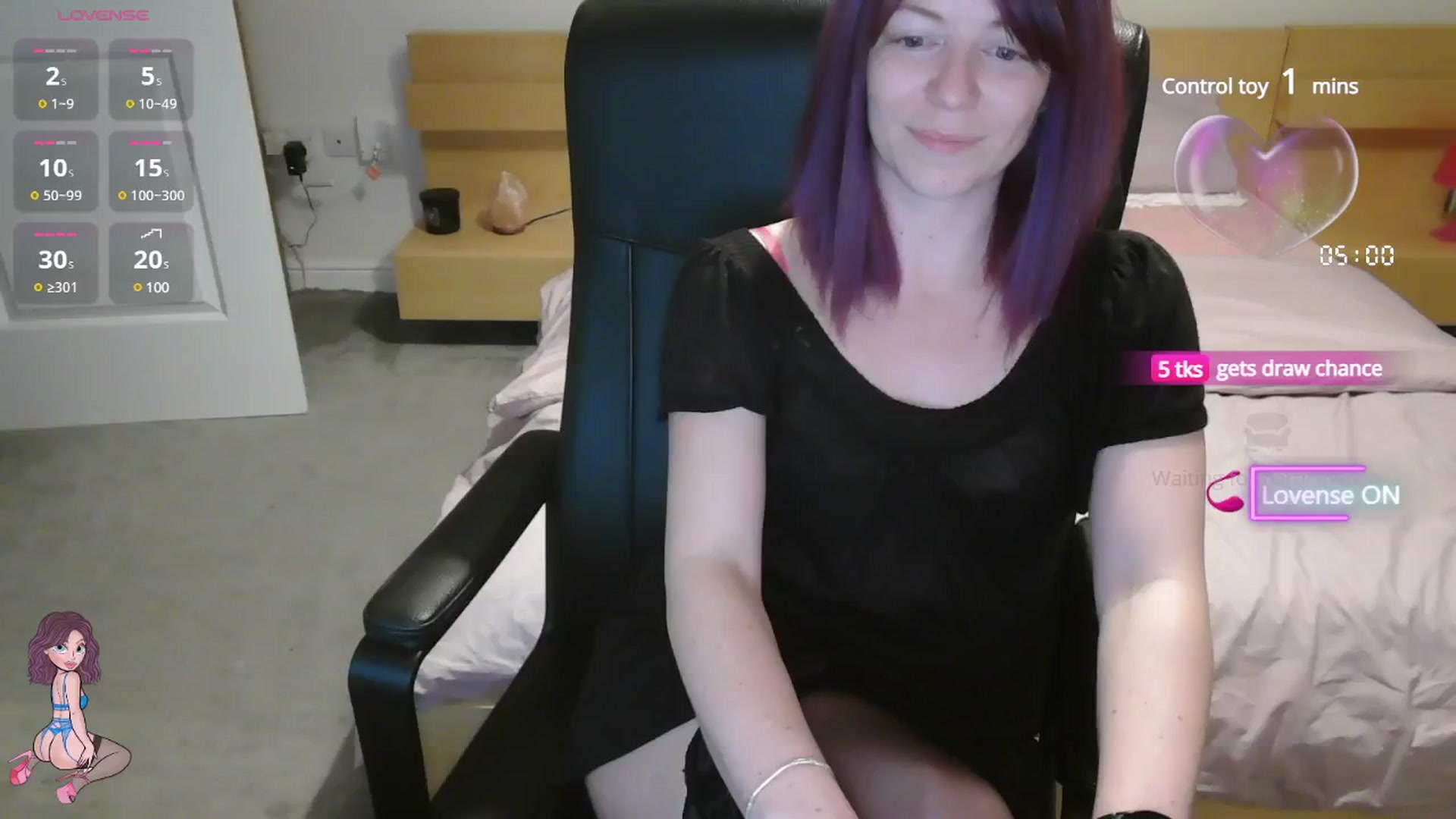 Gallery image thumbnail from size2shoes's myfreecams stream on, 06/17/2025, 22:18 image 7 of 20