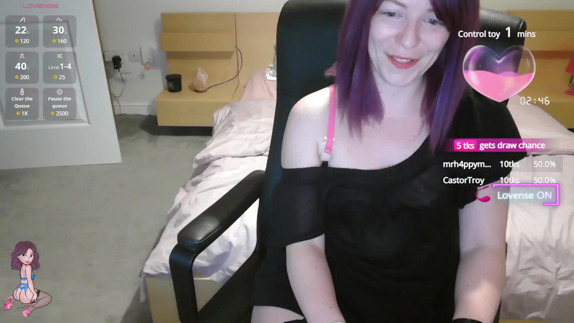 Gallery image thumbnail from size2shoes's myfreecams stream on, 06/17/2025, 22:18 image 16 of 20