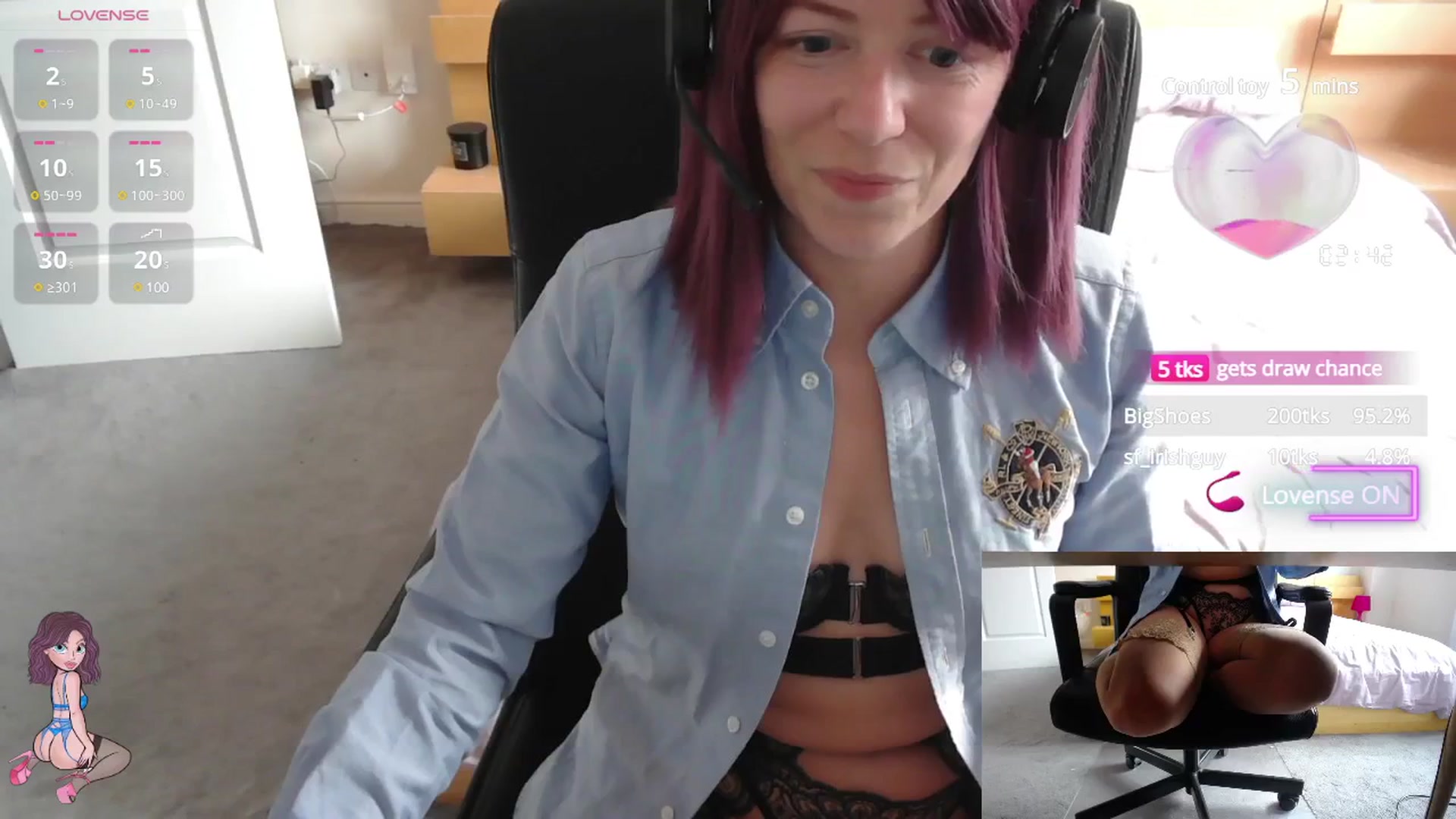 Gallery image thumbnail from size2shoes's myfreecams stream on, 07/09/2025, 14:01 image 17 of 20