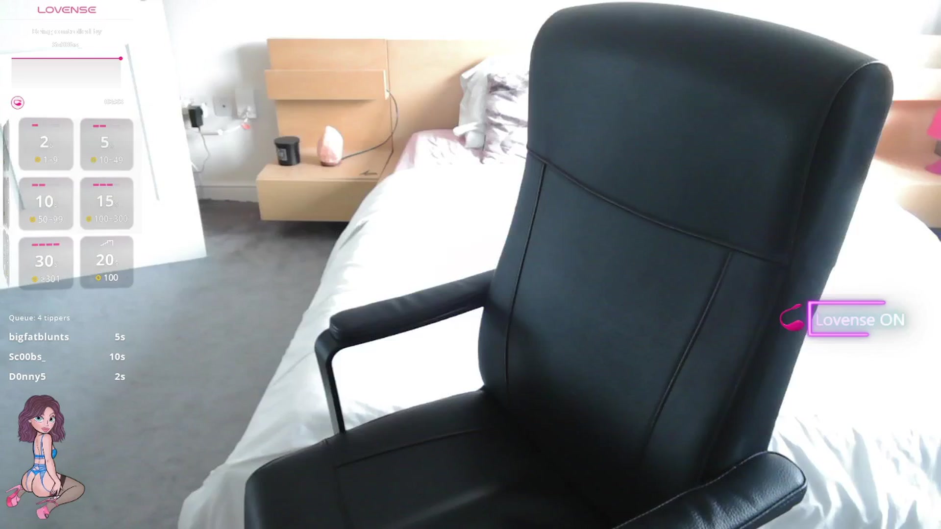 Gallery image thumbnail from size2shoes's myfreecams stream on, 07/14/2025, 16:07 image 16 of 20