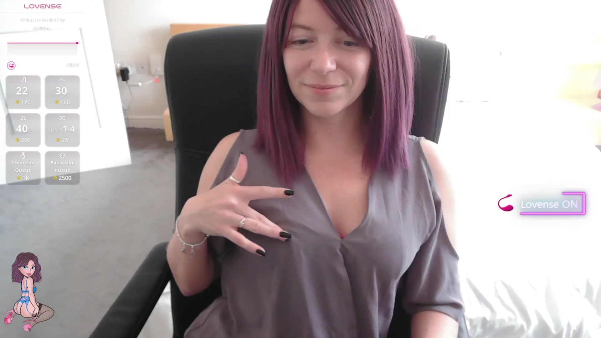 Gallery image thumbnail from size2shoes's myfreecams stream on, 07/14/2025, 16:07 image 12 of 20