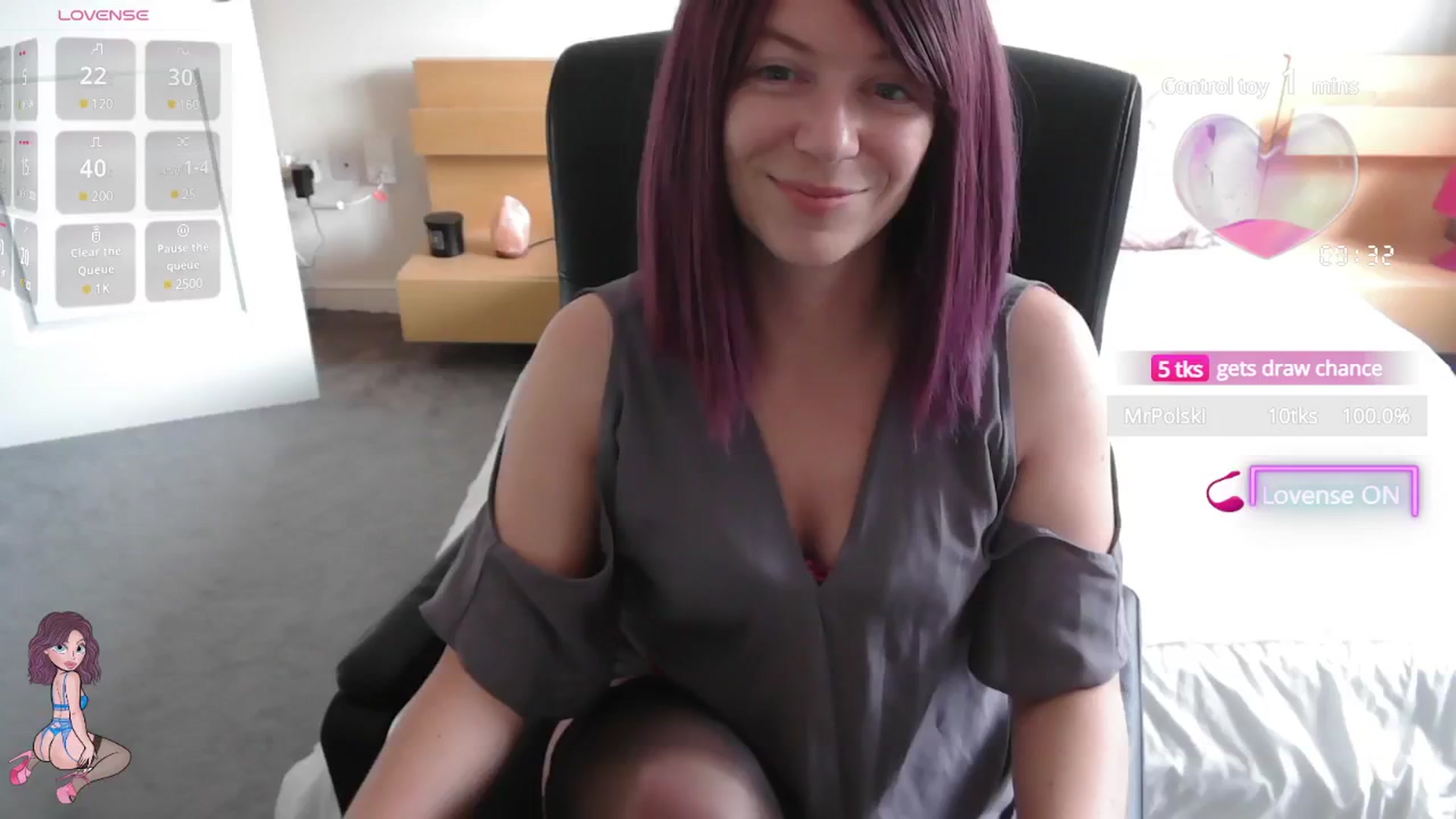 Gallery image thumbnail from size2shoes's myfreecams stream on, 07/14/2025, 16:07 image 2 of 20