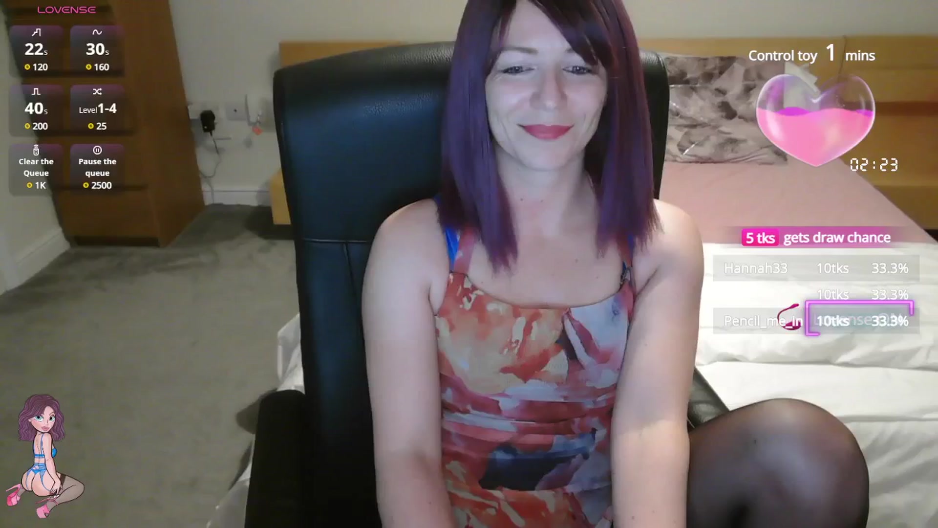Gallery image thumbnail from size2shoes's myfreecams stream on, 07/17/2025, 24:09 image 2 of 20