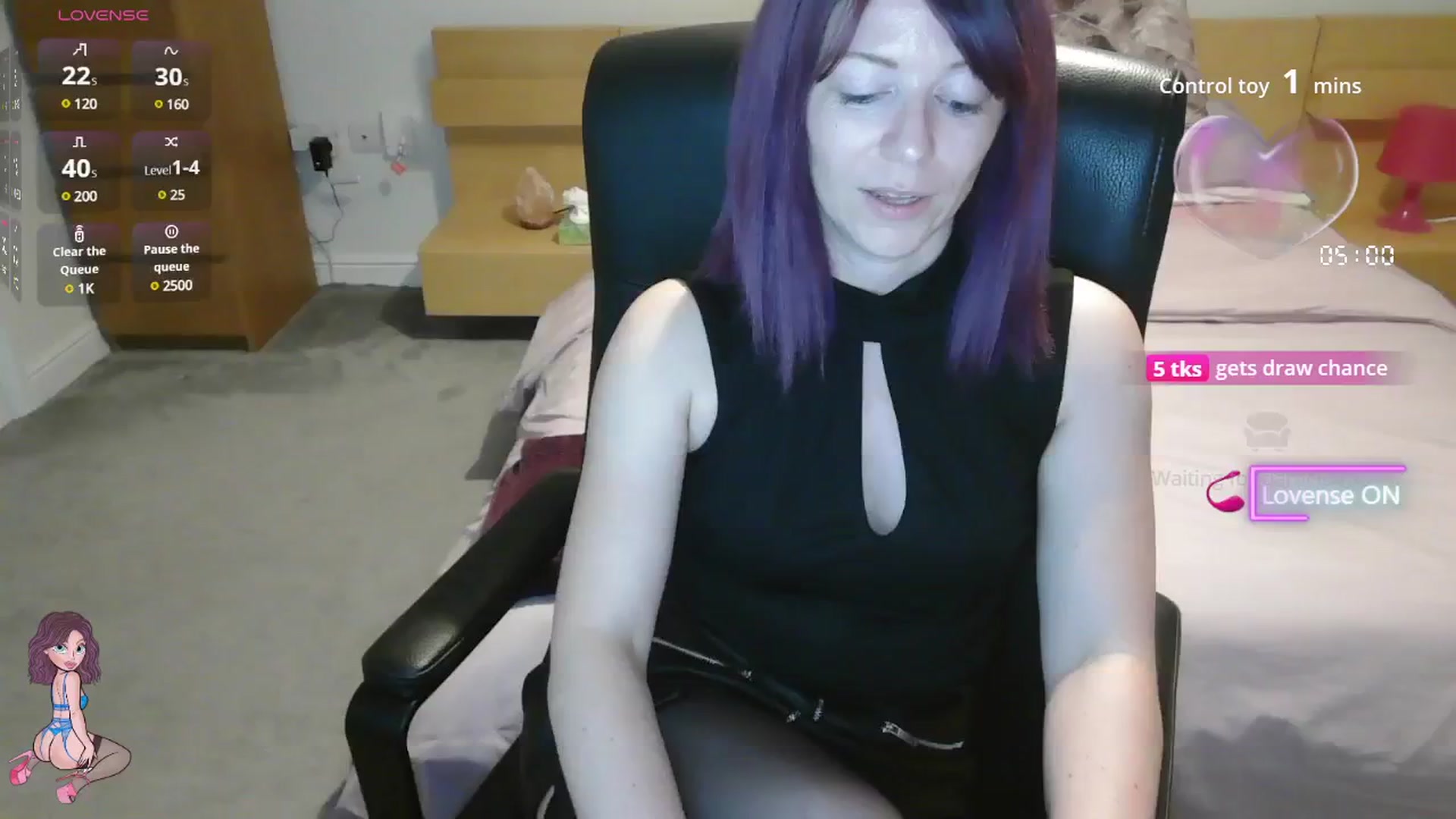 Gallery image thumbnail from size2shoes's myfreecams stream on, 07/17/2025, 22:06 image 7 of 20