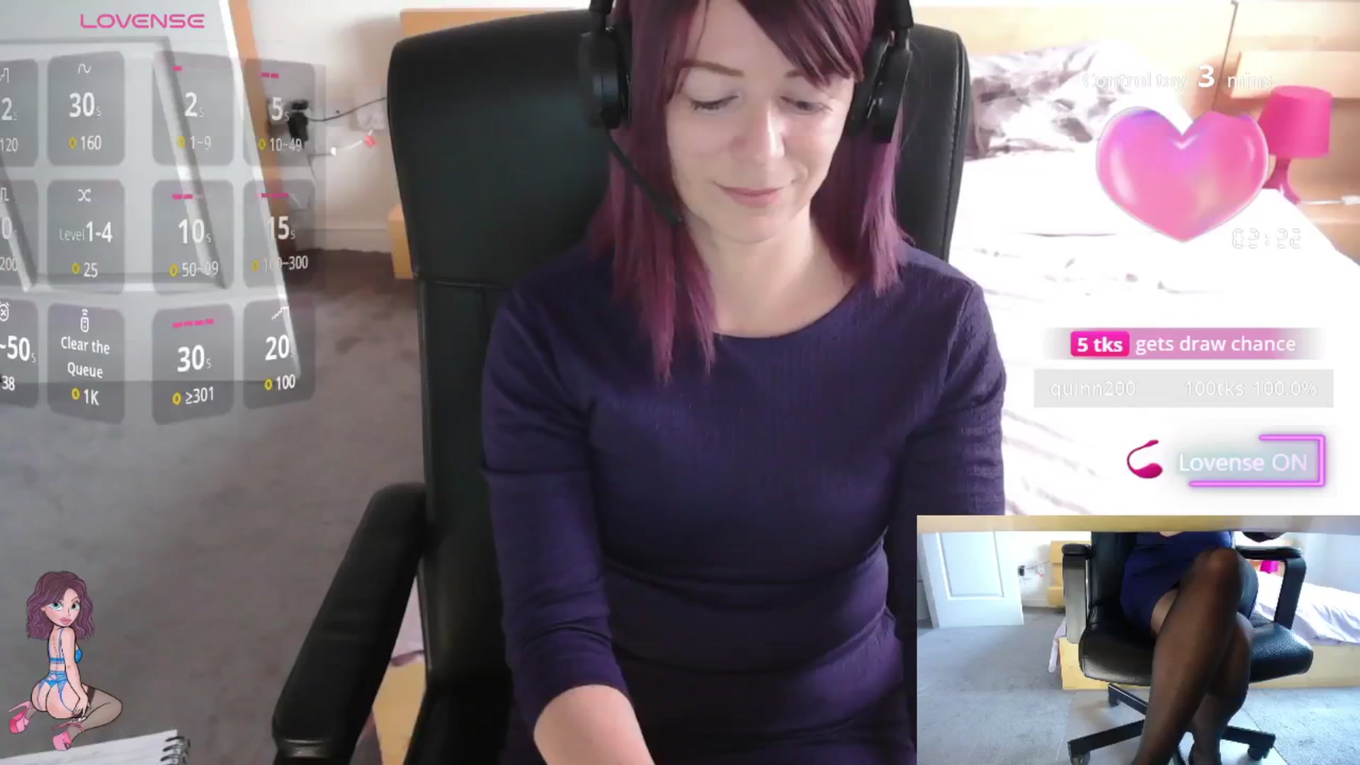Gallery image thumbnail from size2shoes's myfreecams stream on, 07/22/2025, 16:12 image 10 of 20